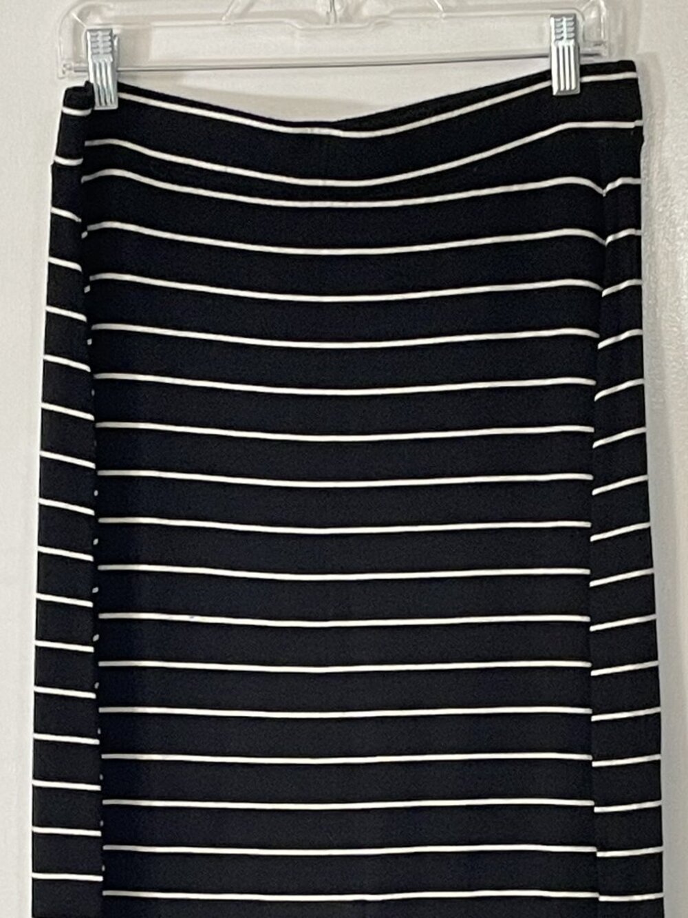 Old Navy Women’s Black White Striped Long Skirt Size Large Rayon Spandex